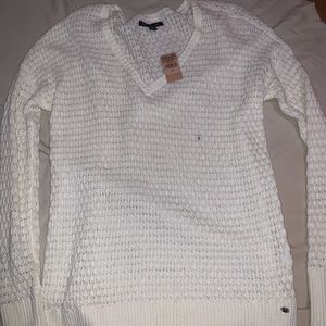 American eagle v neck sweater